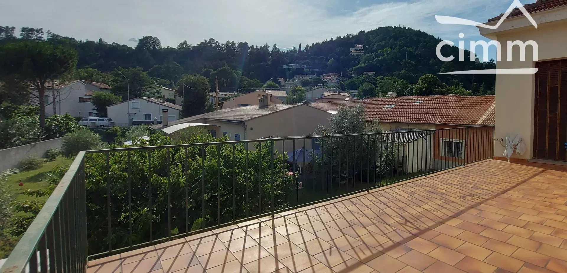 Condominium in Sisteron, Provence-Alpes-Côte d'Azur 12003089