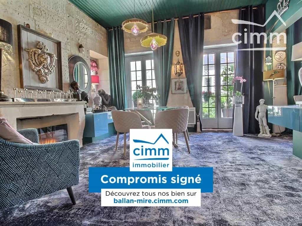 Condominium in Chinon, Centrum-Val de Loire 12003132
