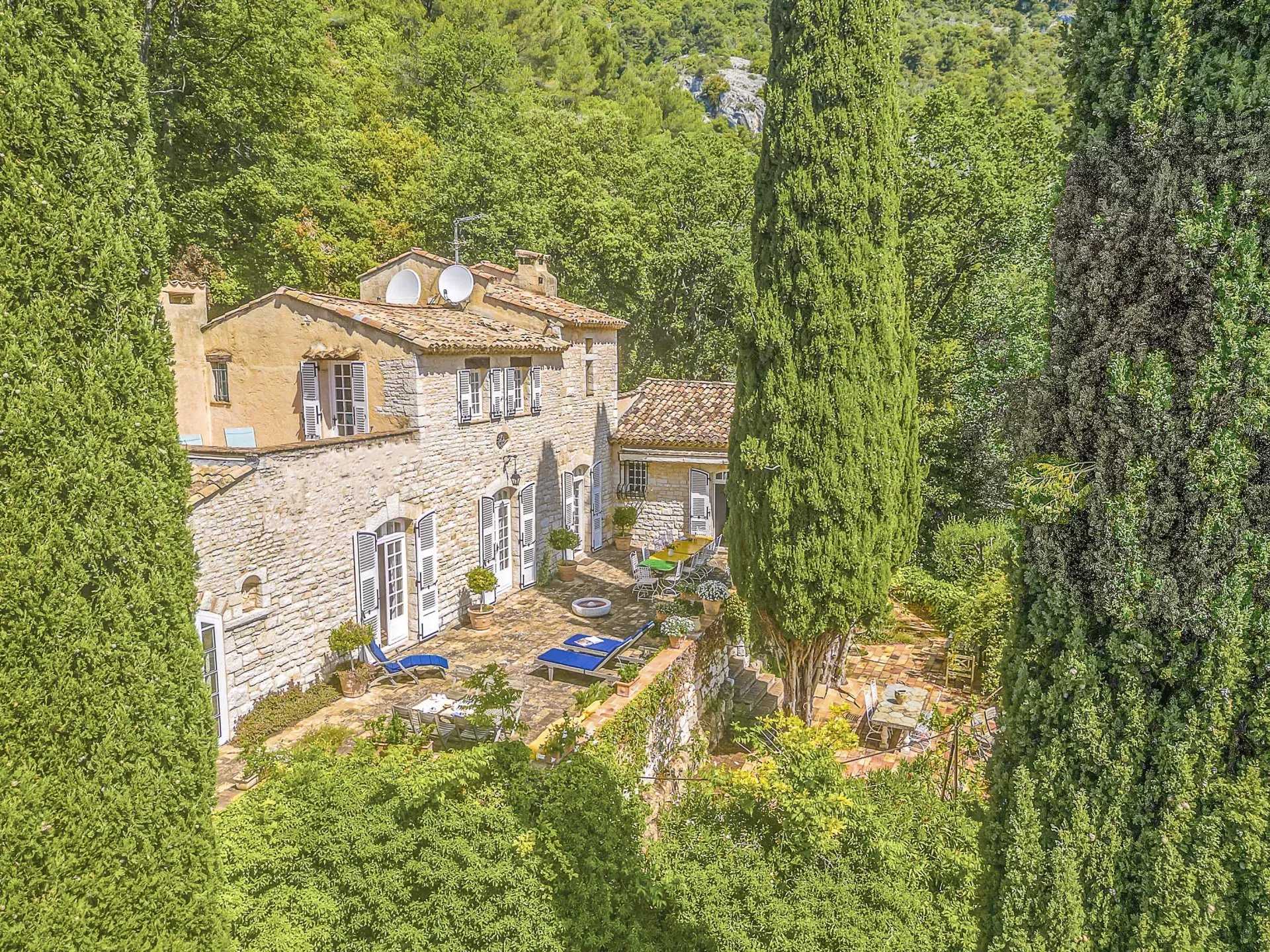 집 에 Tourrettes-sur-Loup, Provence-Alpes-Cote d'Azur 12003152