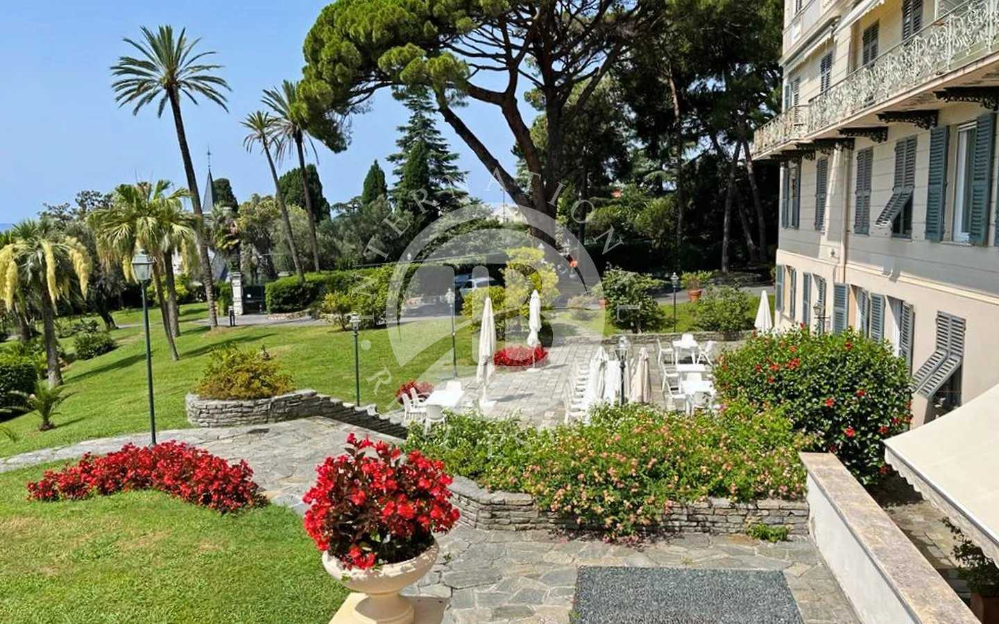 Condominium dans Gênes, Ligurie 12003167