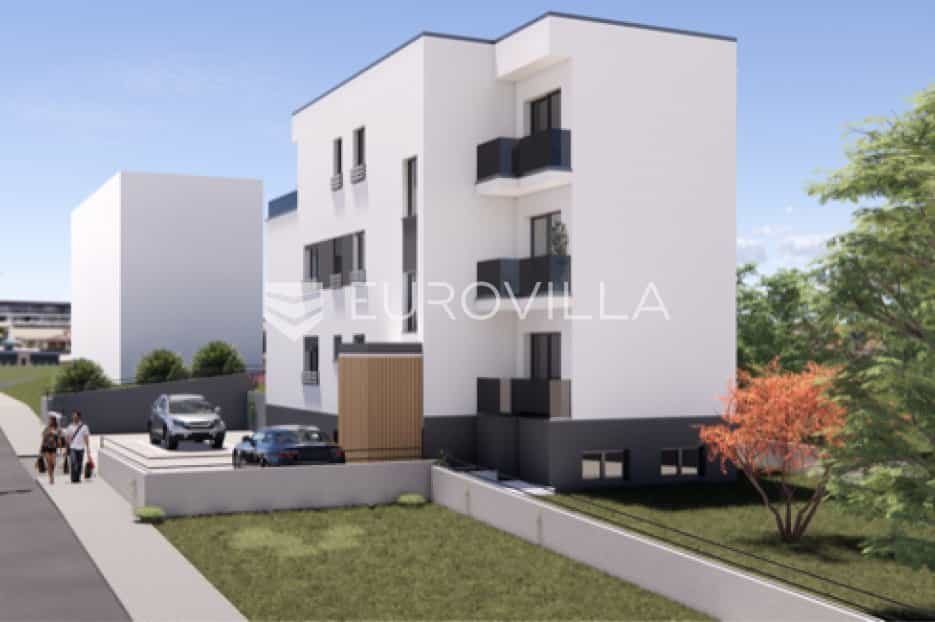 Condominium in Sesvete, Grad Zagreb 12003404