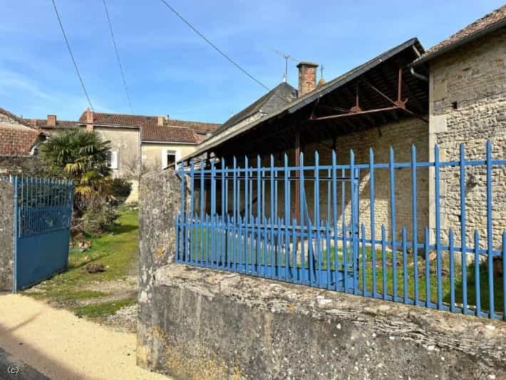 жилой дом в Lizant, Nouvelle-Aquitaine 12003886