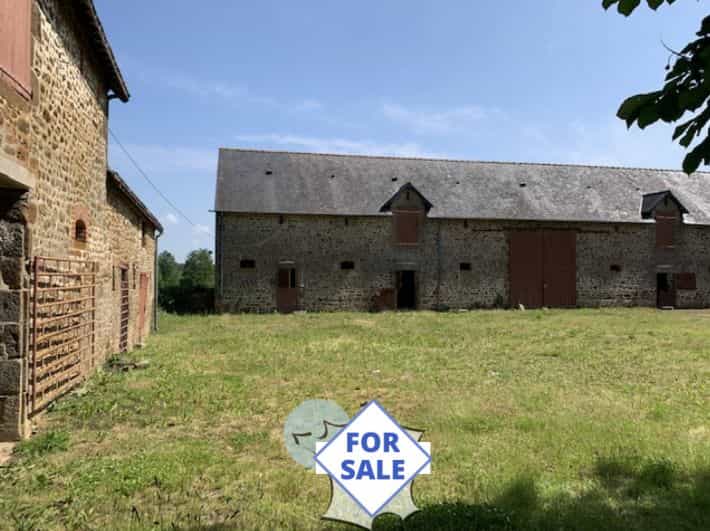 House in Ambrieres-les-Vallees, Pays de la Loire 12003955