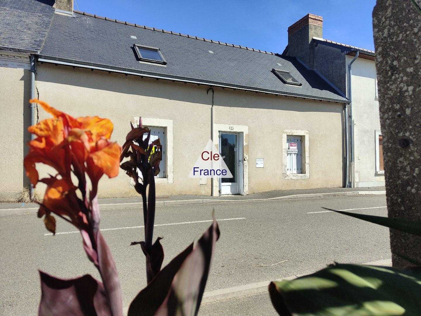 casa no Bazouges-sur-le-Loir, País do Loire 12004191