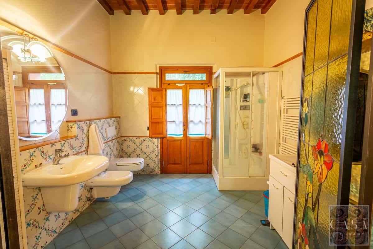 Dom w Palaia, Tuscany 12004192