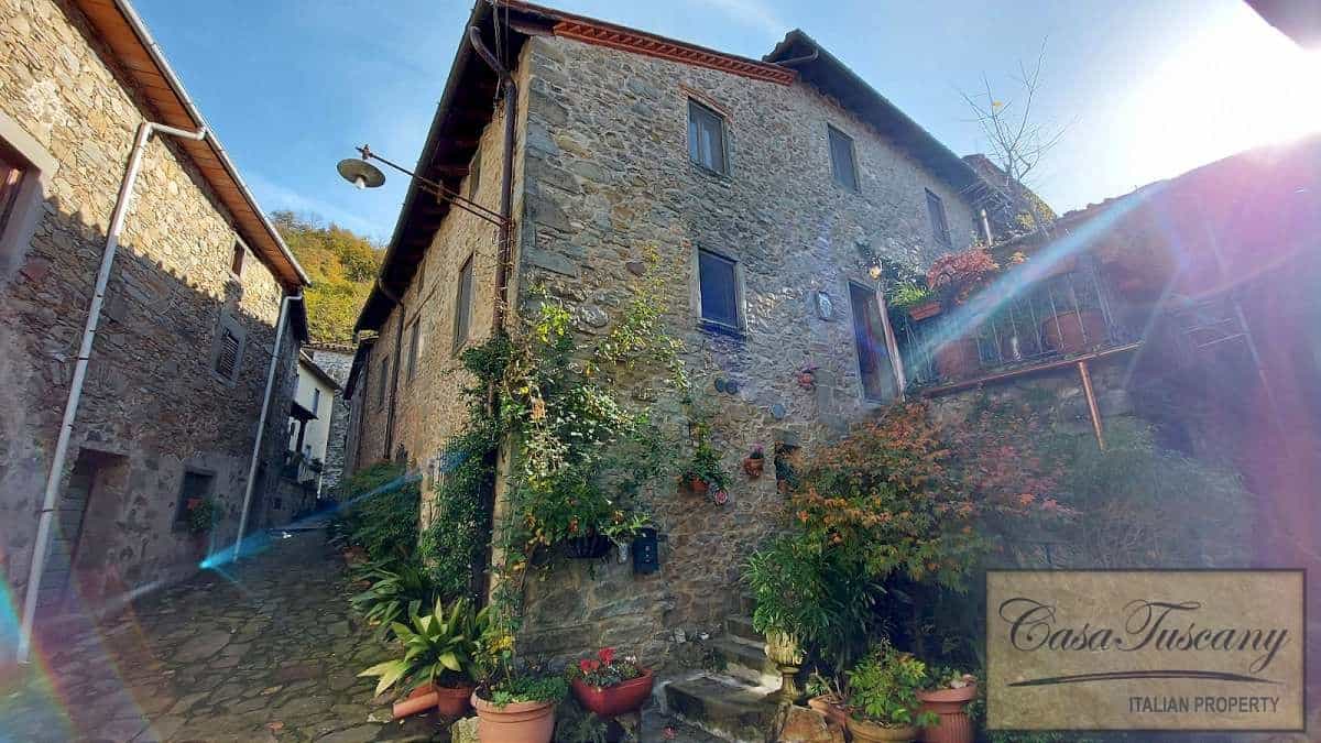 Dom w Bagni di Lucca, Toskania 12004193