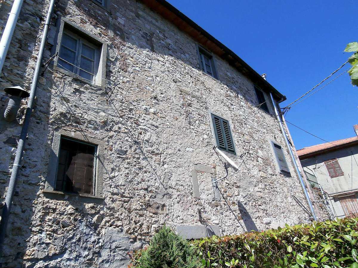 жилой дом в Баньи-ди-Лукка, Тоскана 12004194