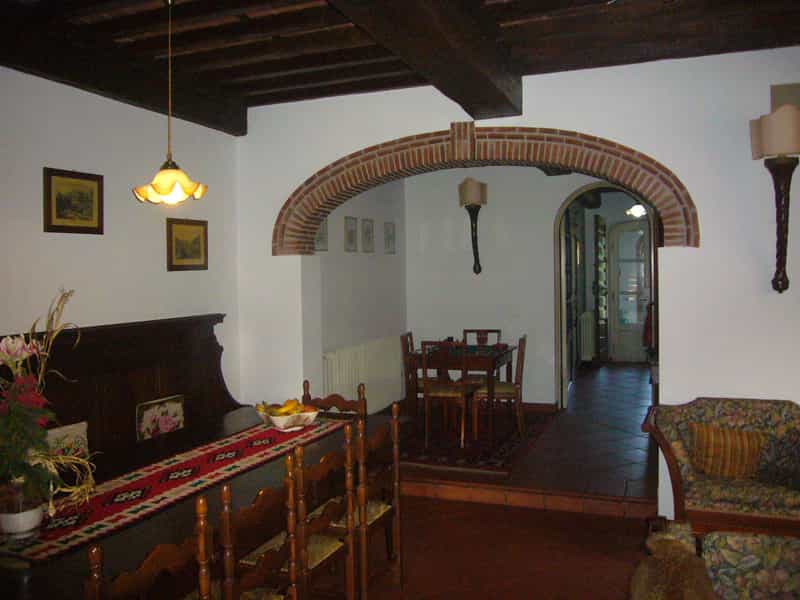 Talo sisään Bagni di Lucca, Tuscany 12004195