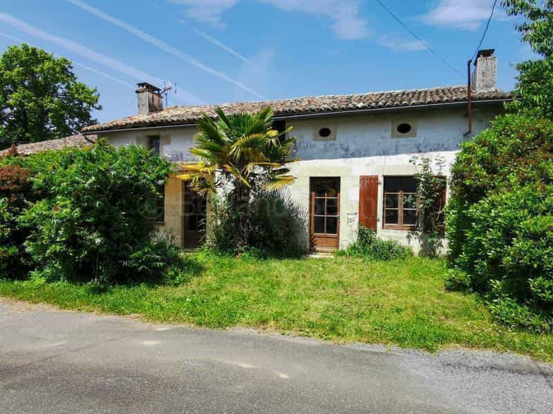 House in Villefagnan, Nouvelle-Aquitaine 12004238