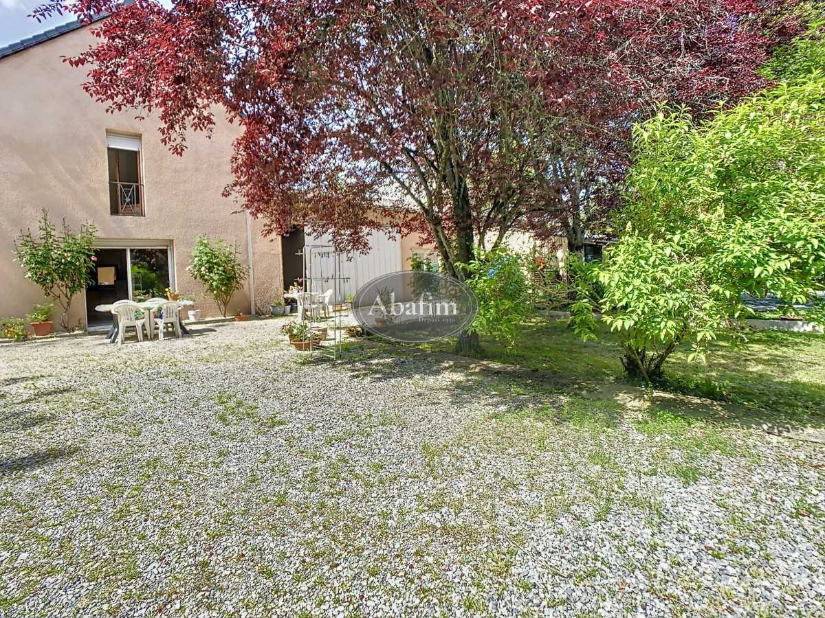 Rumah di Pontacq, Nouvelle-Aquitaine 12004248