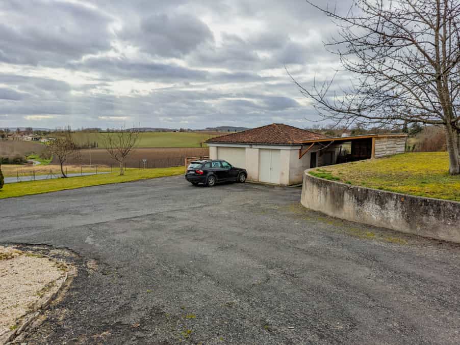 Haus im Aubeterre-sur-Dronne, Nouvelle-Aquitaine 12004314