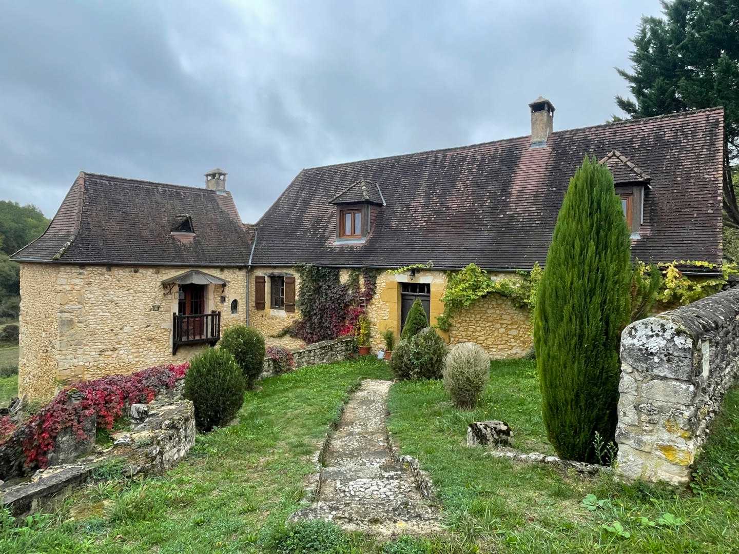 Rumah di Auba, Nouvelle-Aquitaine 12004344