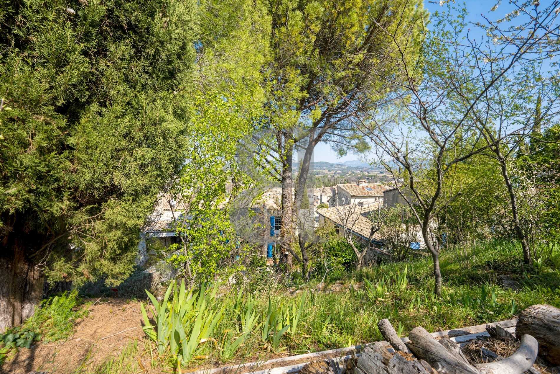 жилой дом в Vaison-la-Romaine, Provence-Alpes-Côte d'Azur 12004450