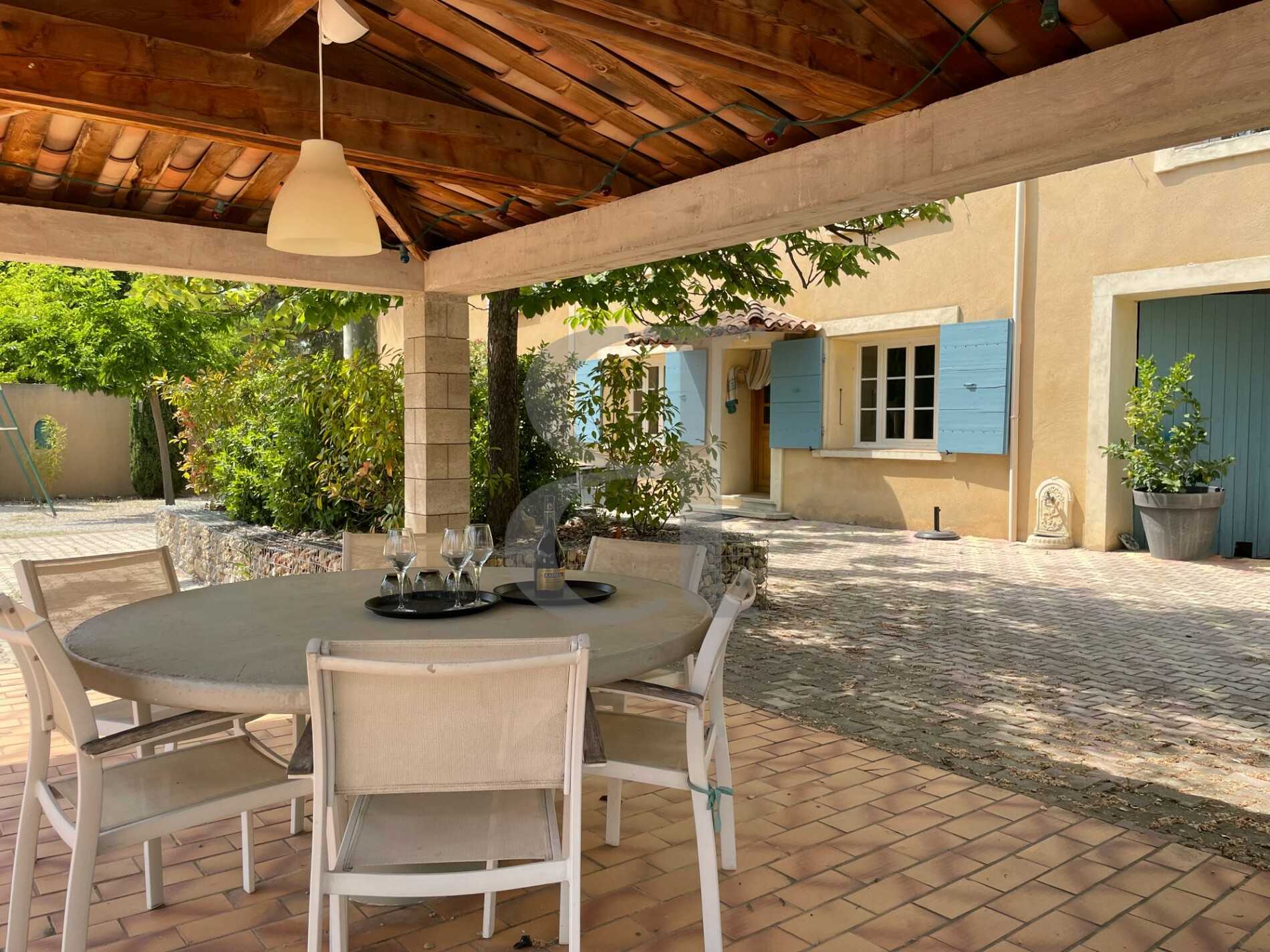 жилой дом в Vaison-la-Romaine, Provence-Alpes-Côte d'Azur 12004464