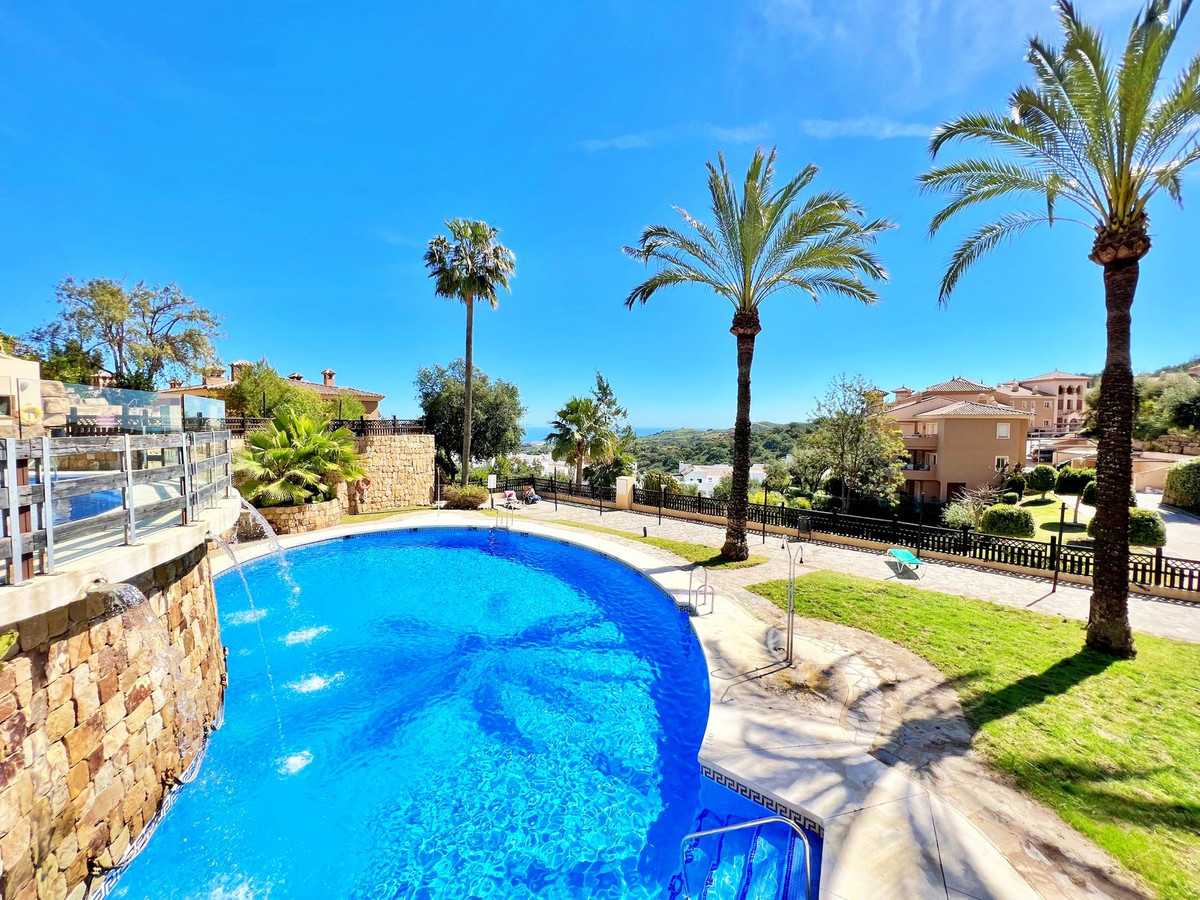Condominium in Marbella, Andalusië 12004769