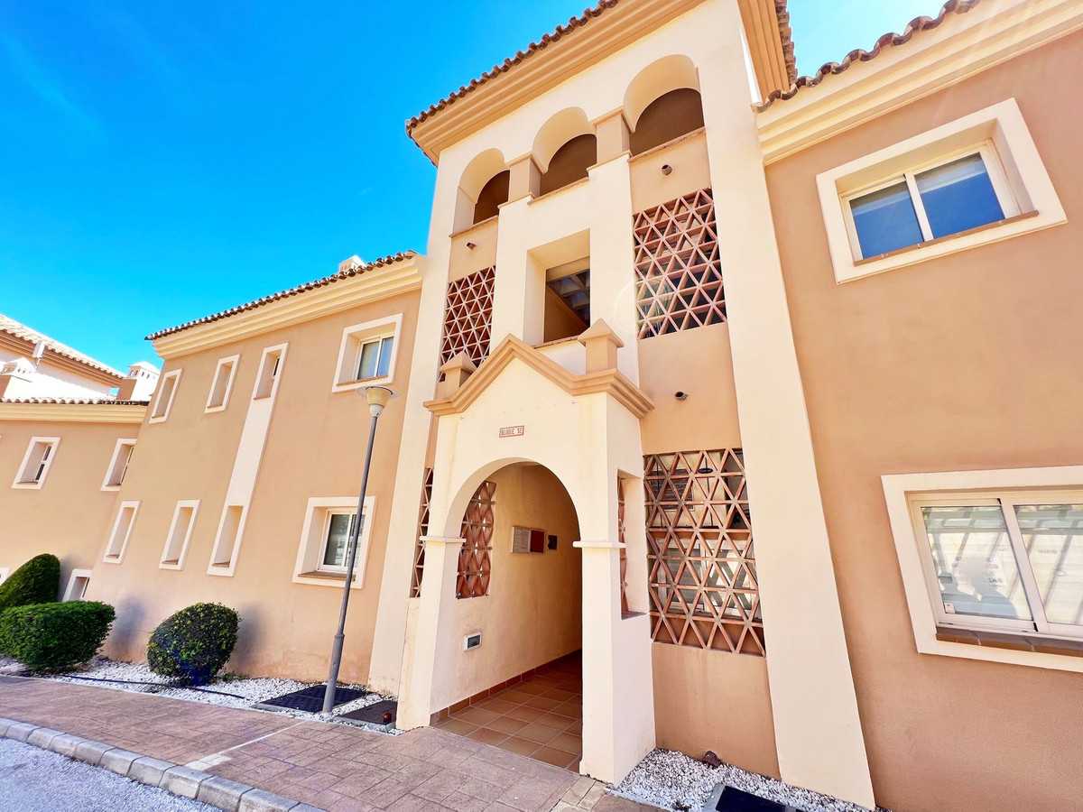 Condominium in Marbella, Andalusië 12004769