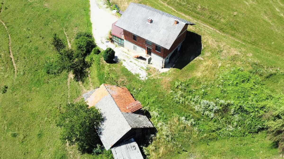 मकान में , Šmarje pri Jelšah 12005572