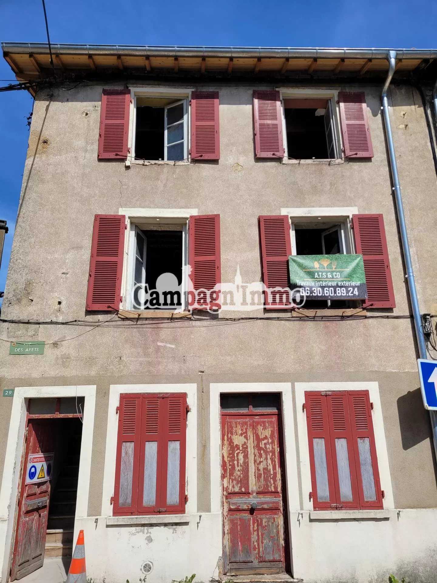 casa en Tarare, Auvergne-Rhone-Alpes 12005807