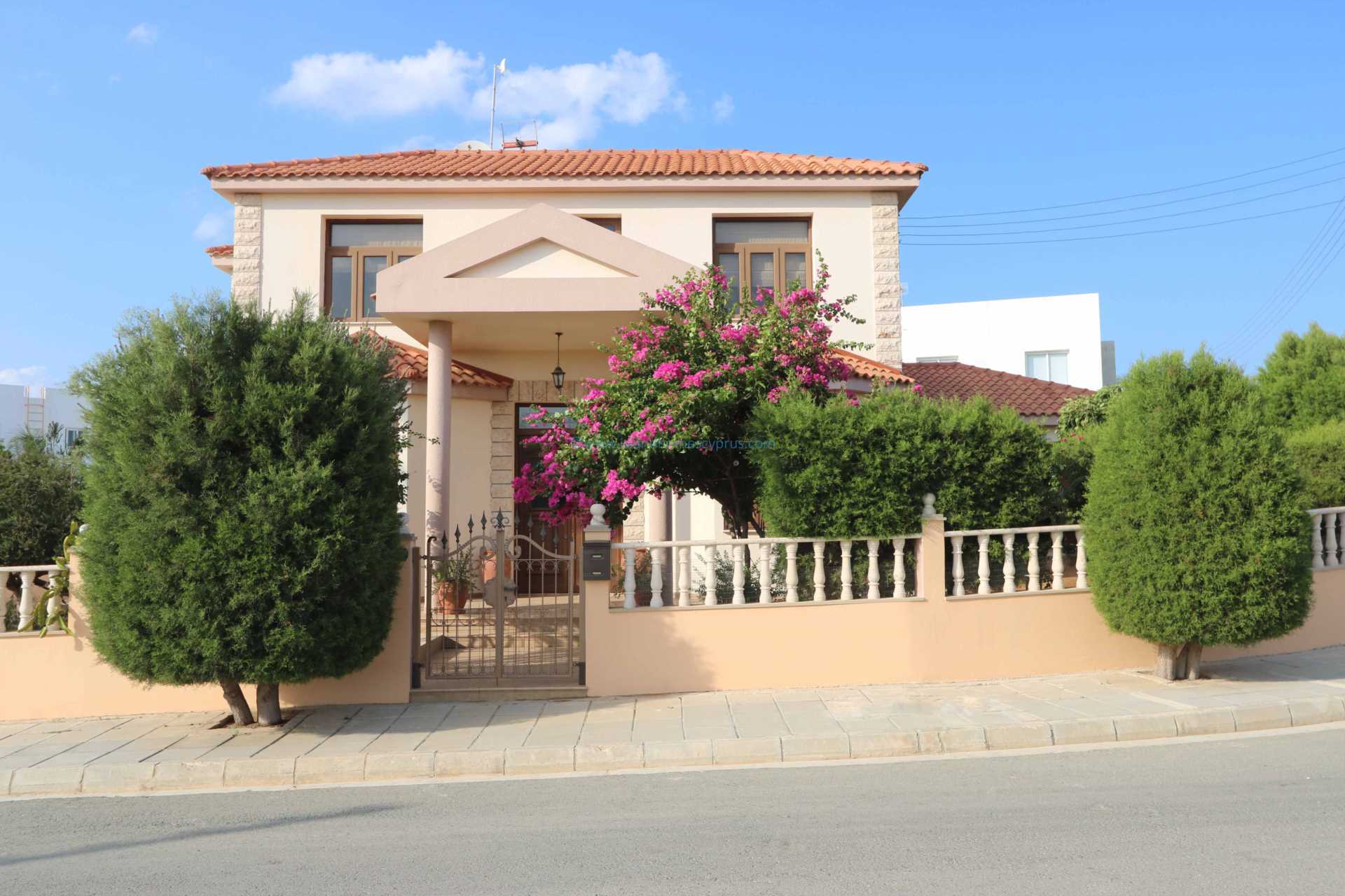 House in Frenaros,  12006038