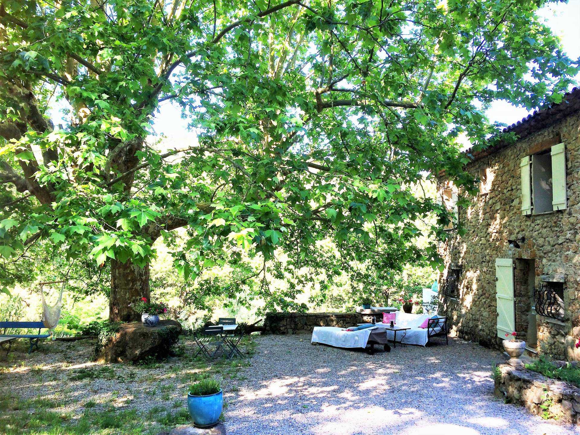 жилой дом в Claviers, Provence-Alpes-Cote d'Azur 12007522