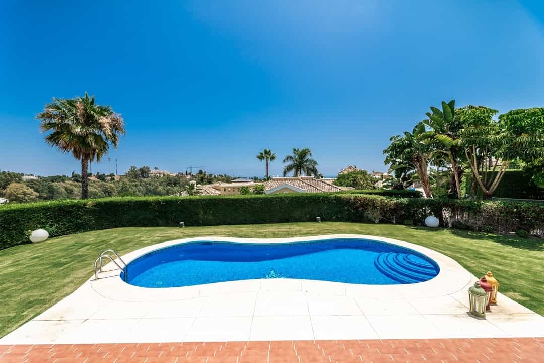 rumah dalam Marbella, Andalusia 12007960