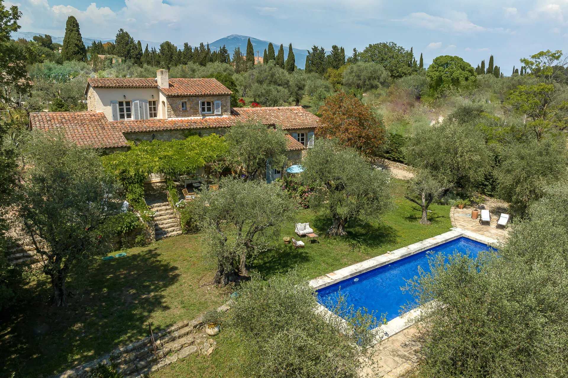 Rumah di Valbonne, Provence-Alpes-Cote d'Azur 12008050