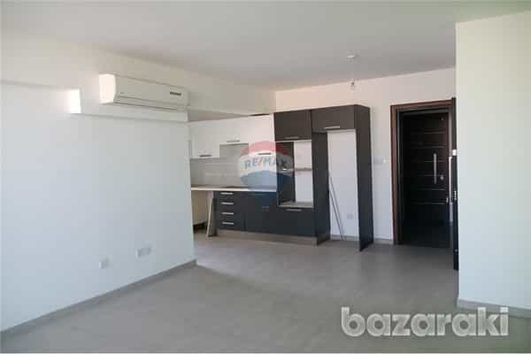 Condominium in Limassol, Lemesos 12009080
