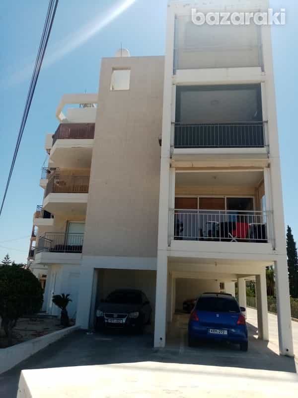 Condominium in Agia Fylaxis, Lemesos 12009697