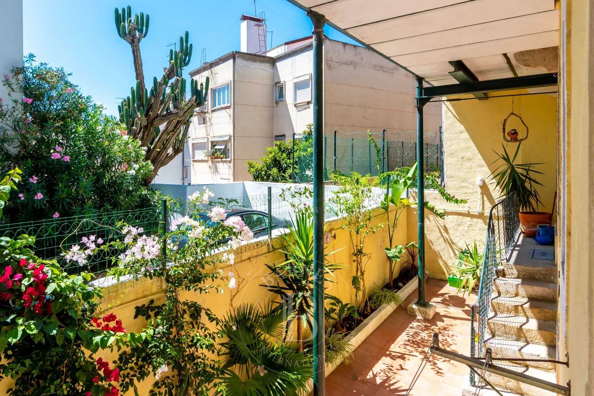 Condominium in Campolide, Lisboa 12010403