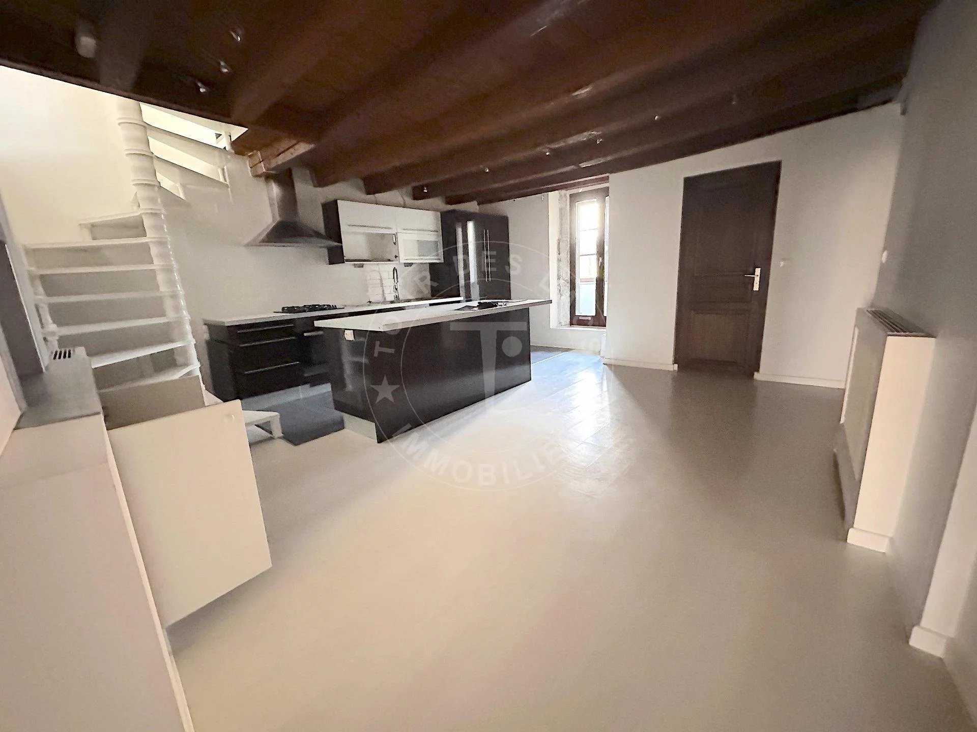 Condominium in Annecy, Haute-Savoie 12010422