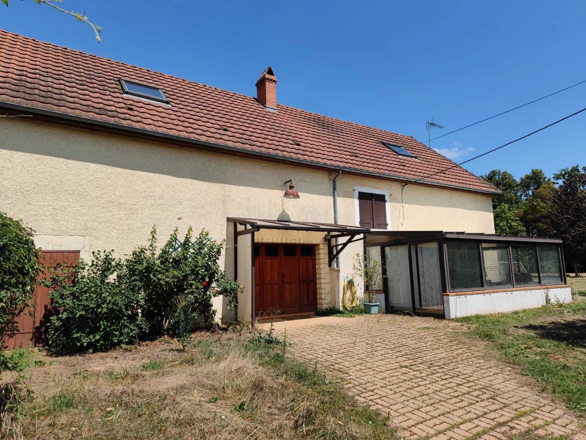Haus im Rouy, Burgund-Franche-Comté 12010449