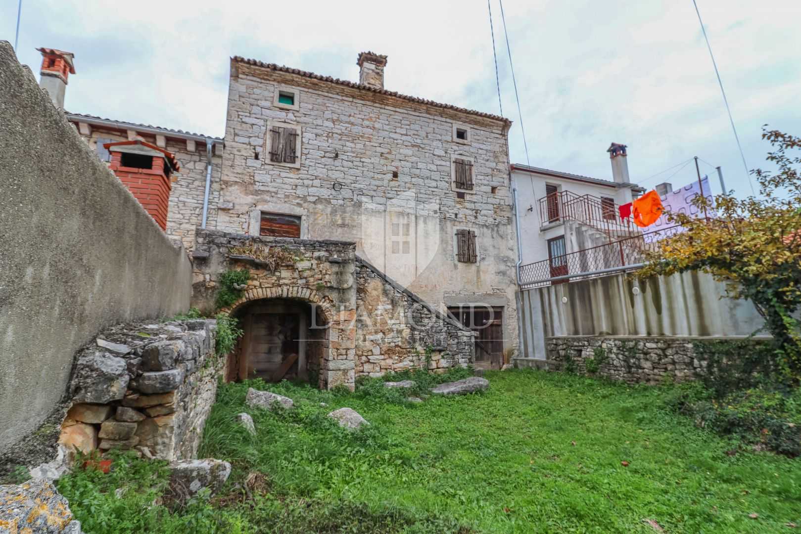 loger dans Kanfanar, Istria County 12010929