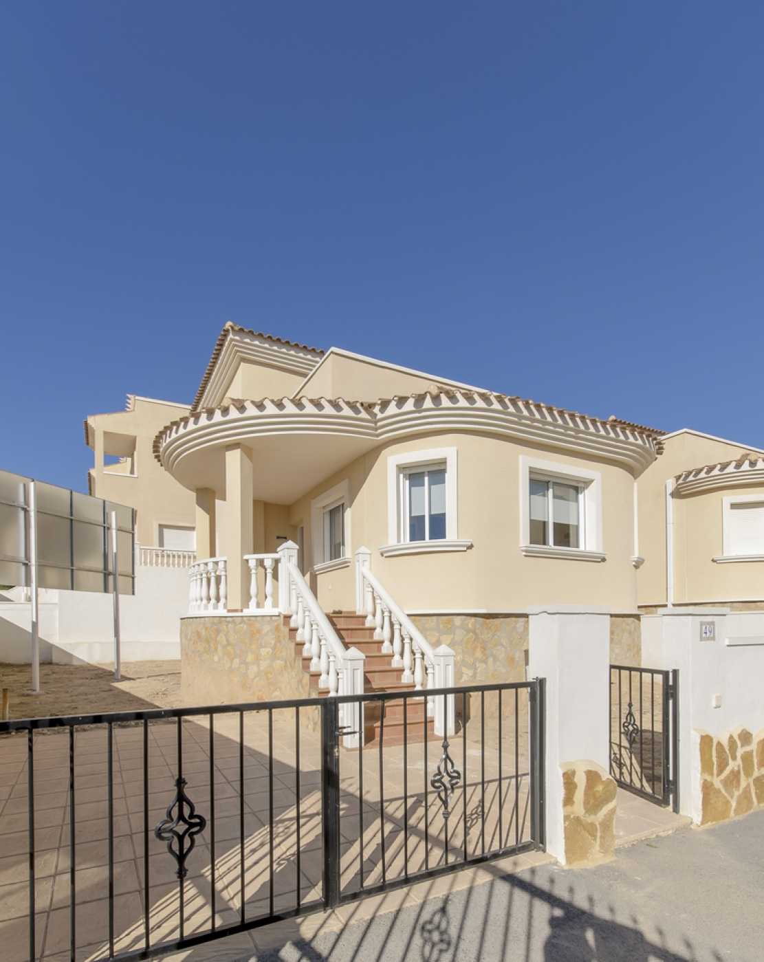 жилой дом в Almoradí, Comunidad Valenciana 12011568