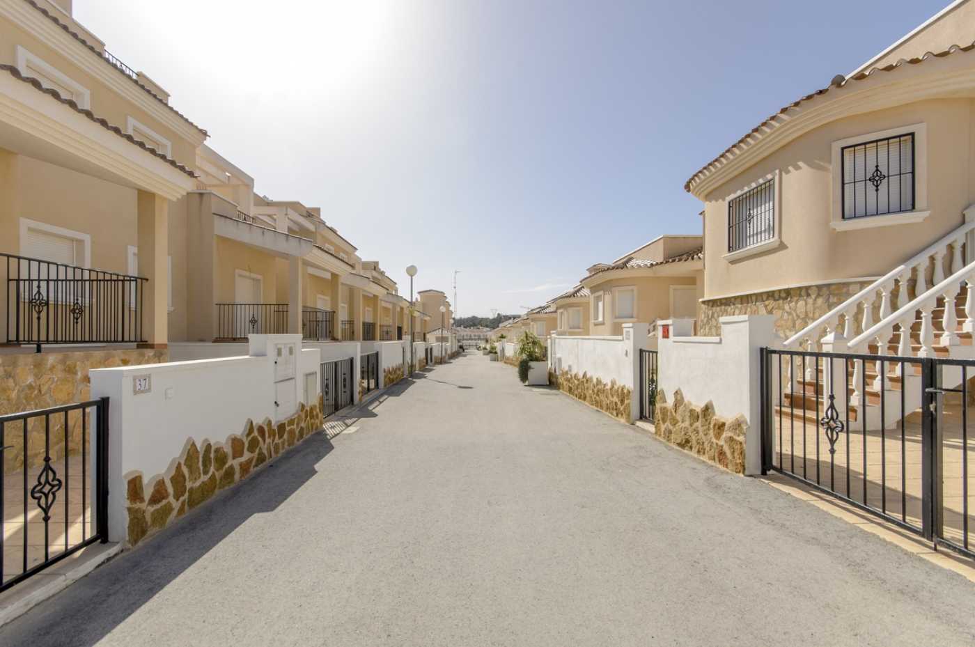 Hus i Almoradí, Comunidad Valenciana 12011568