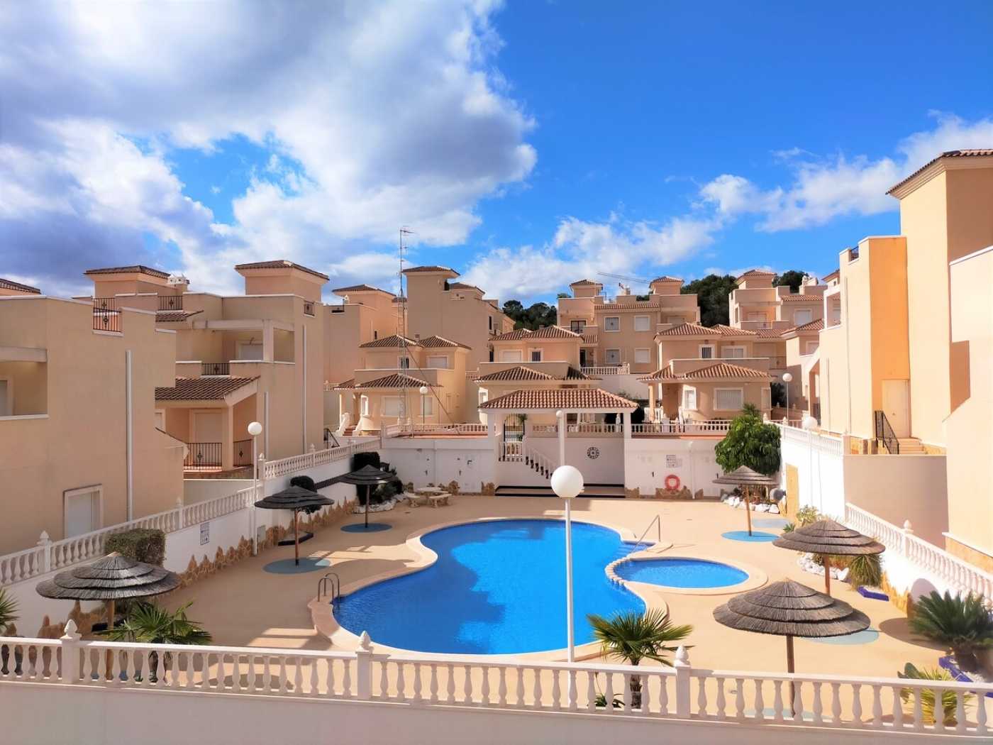 жилой дом в Almoradí, Comunidad Valenciana 12011568
