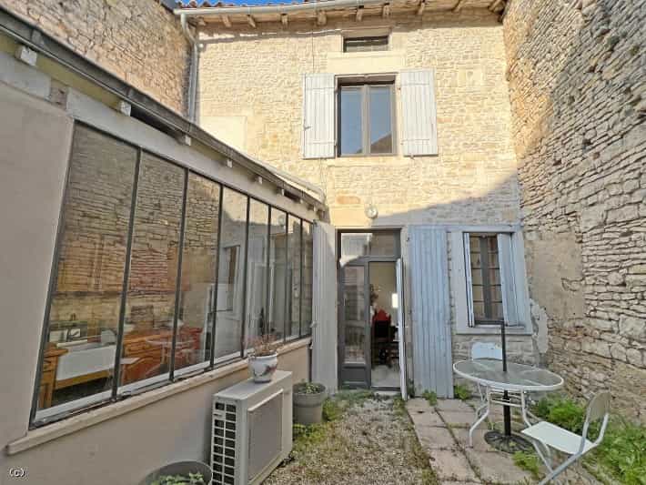 Haus im Verteuil-sur-Charente, Nouvelle-Aquitaine 12011899