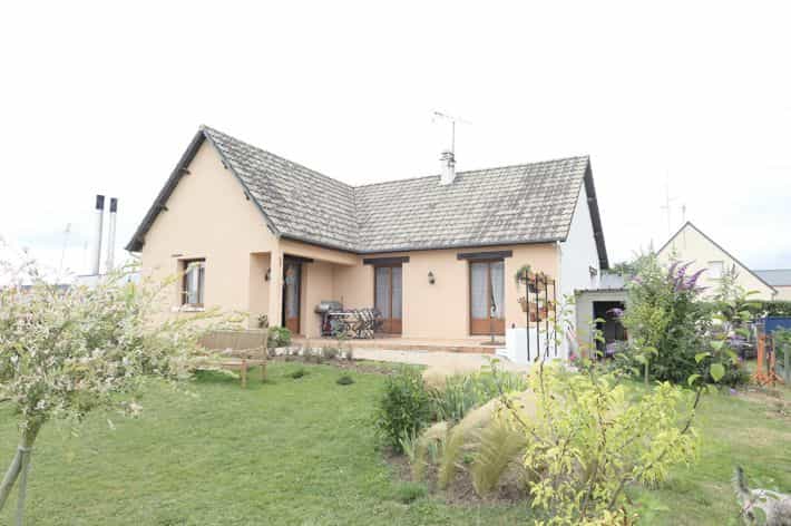 House in Sainte-Marie-du-Bois, Normandie 12011983