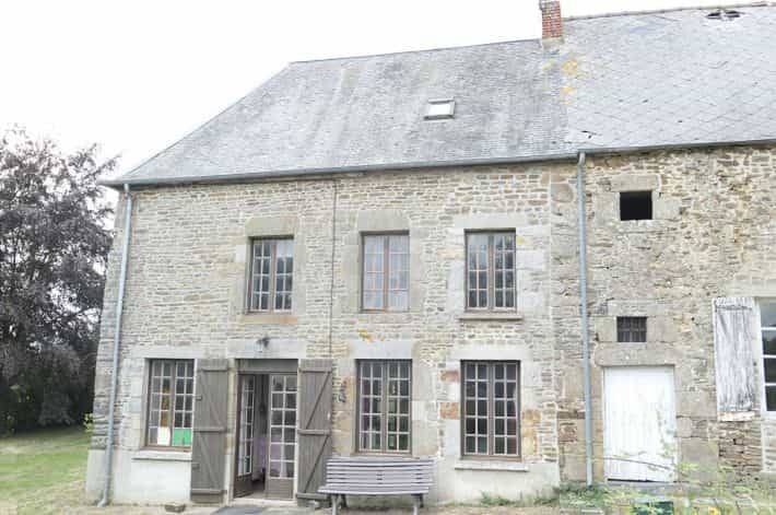House in Mantilly, Normandie 12011990