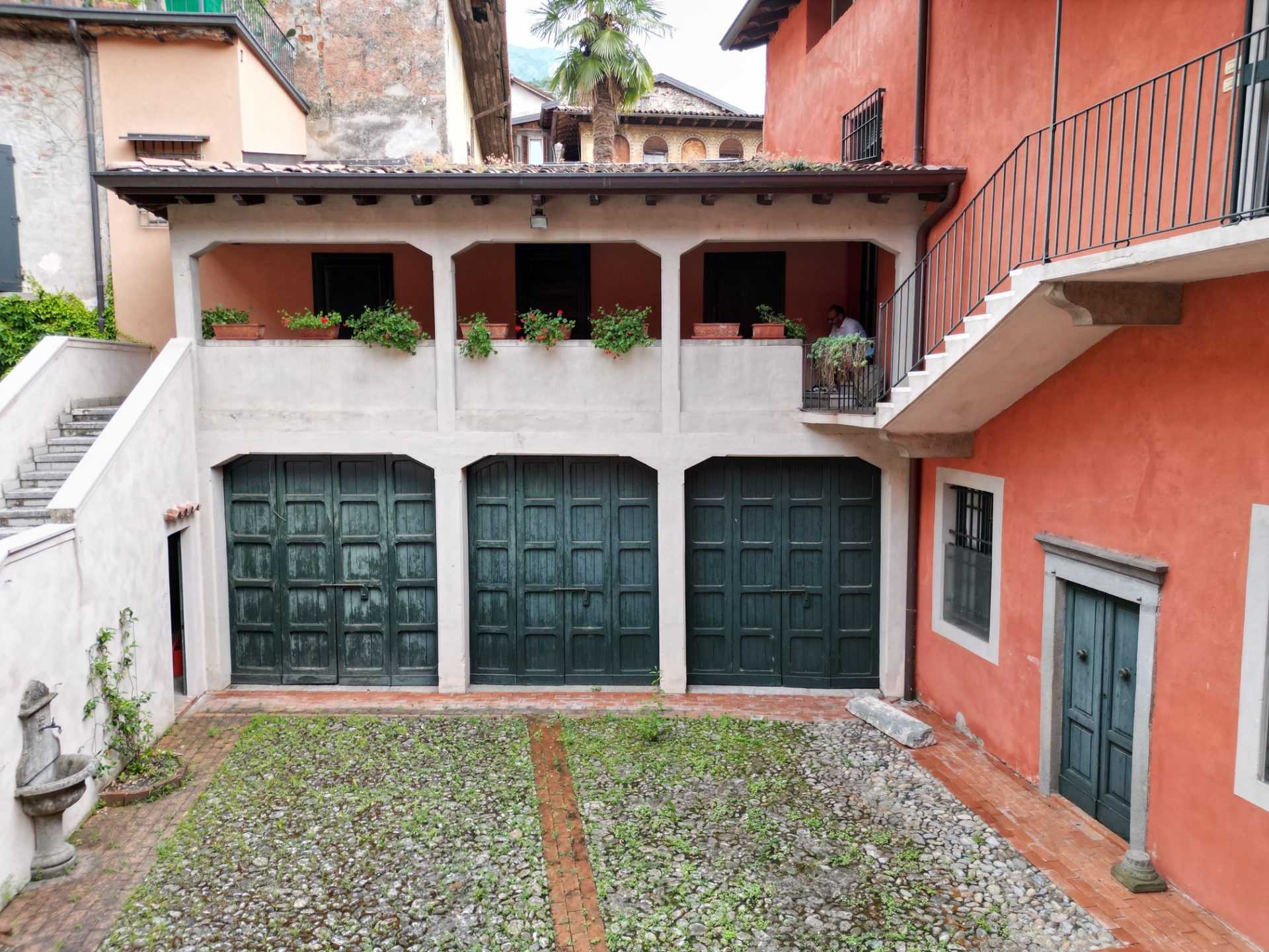 Condomínio no Venda Marasino, Lombardia 12012155