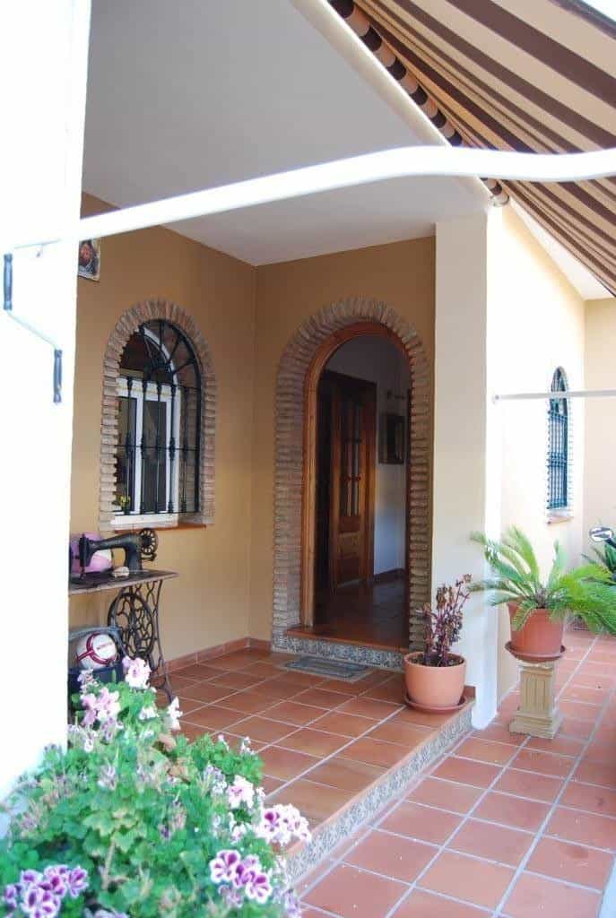 Casa nel Alhaurin de la Torre, Andalusia 12012583