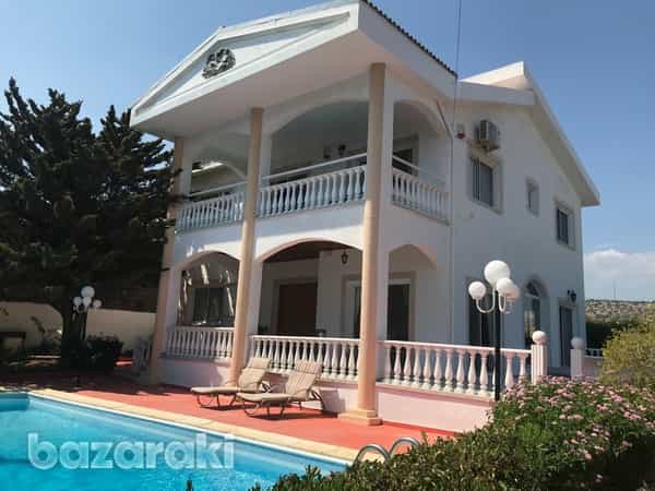 Casa nel Agios Tychon, Larnaca 12012768