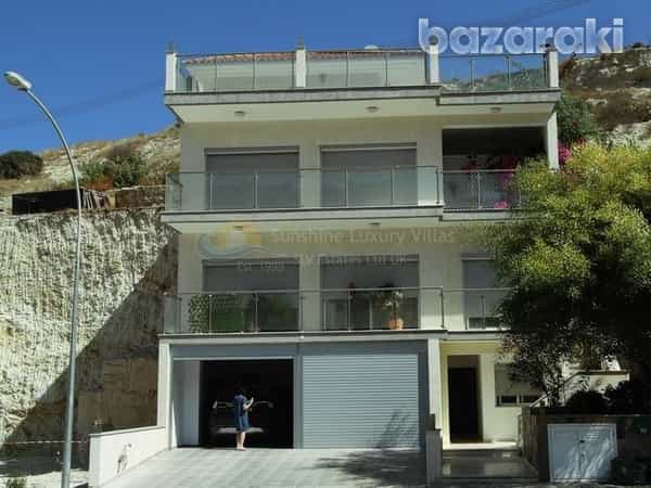 Talo sisään Agios Tychon, Larnaka 12012925