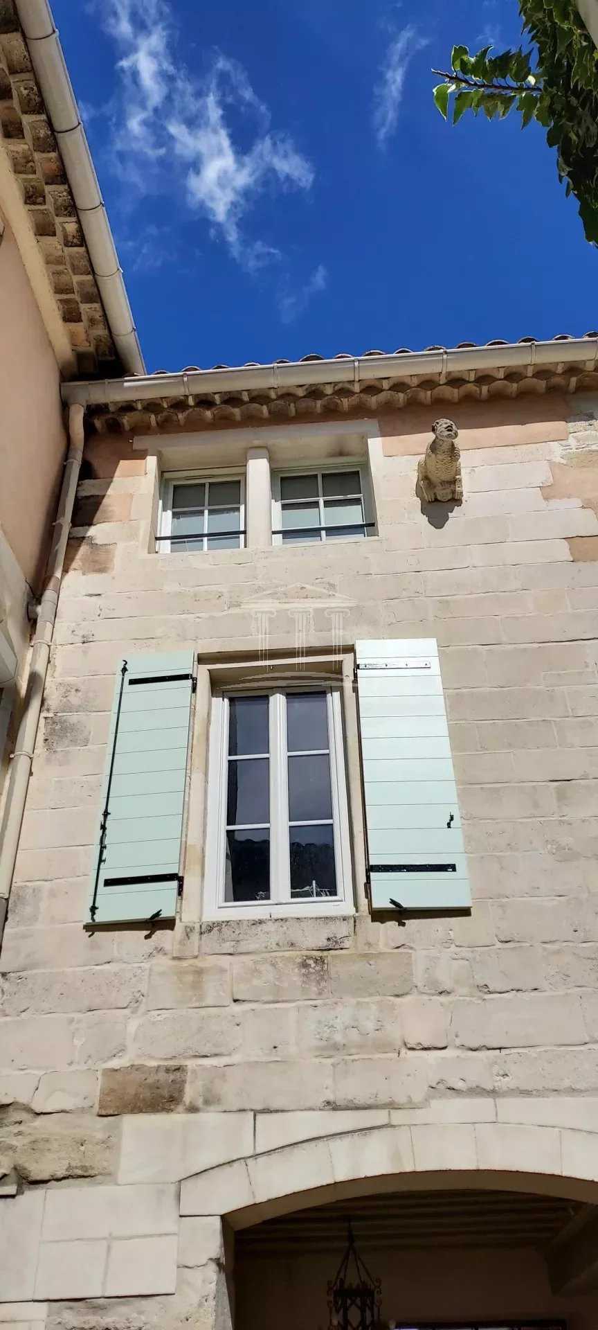 Condominium in Chateaurenard, Provence-Alpes-Cote d'Azur 12013350