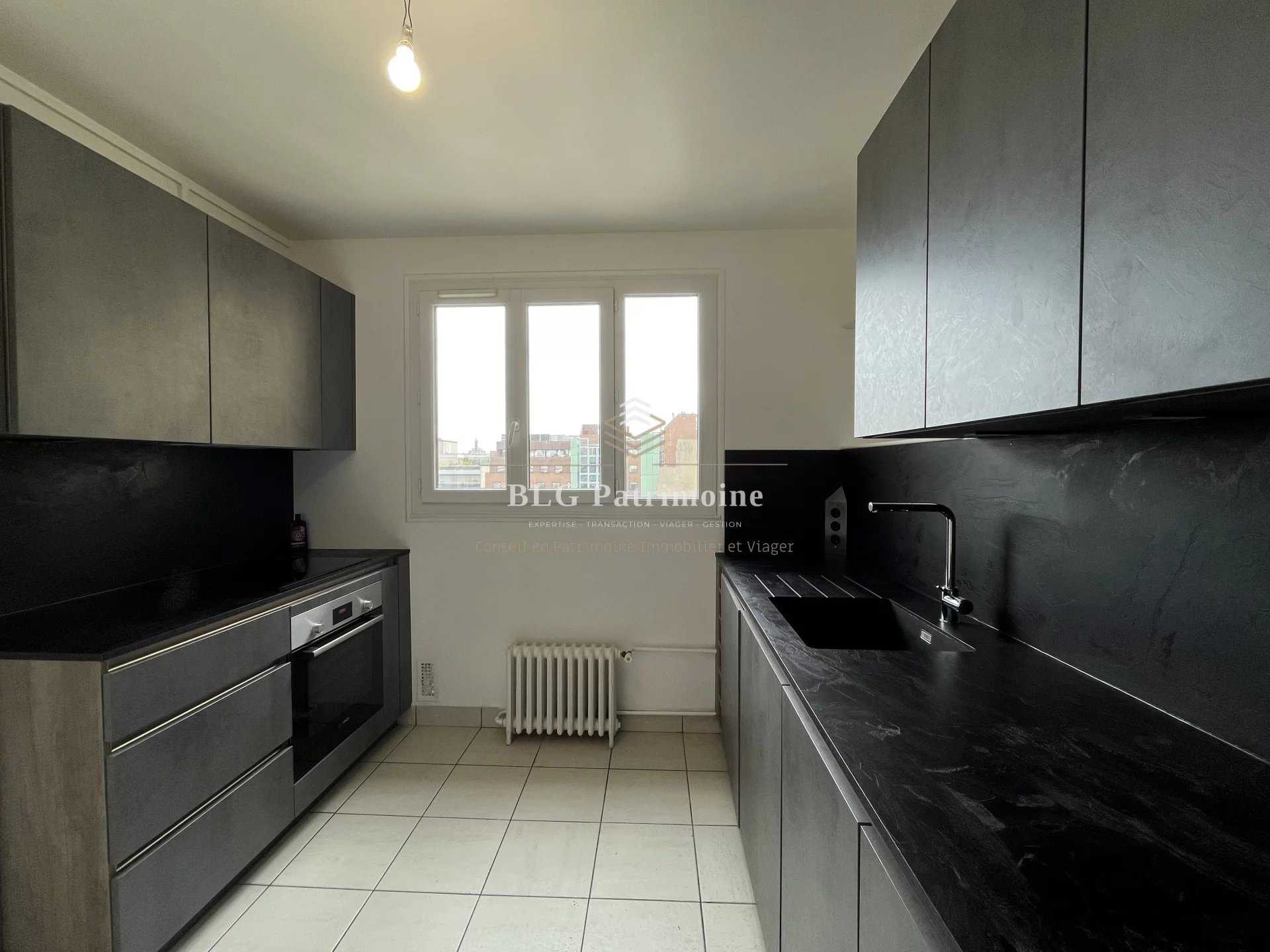 Condominium in Boulogne-Billancourt, Hauts-de-Seine 12013380
