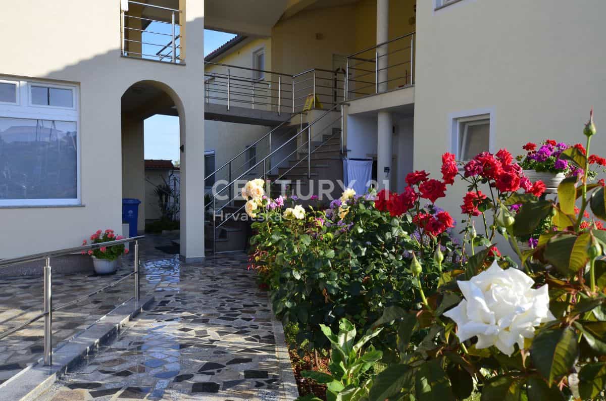 Condominium in Fazana, Istarska Zupanija 12013650