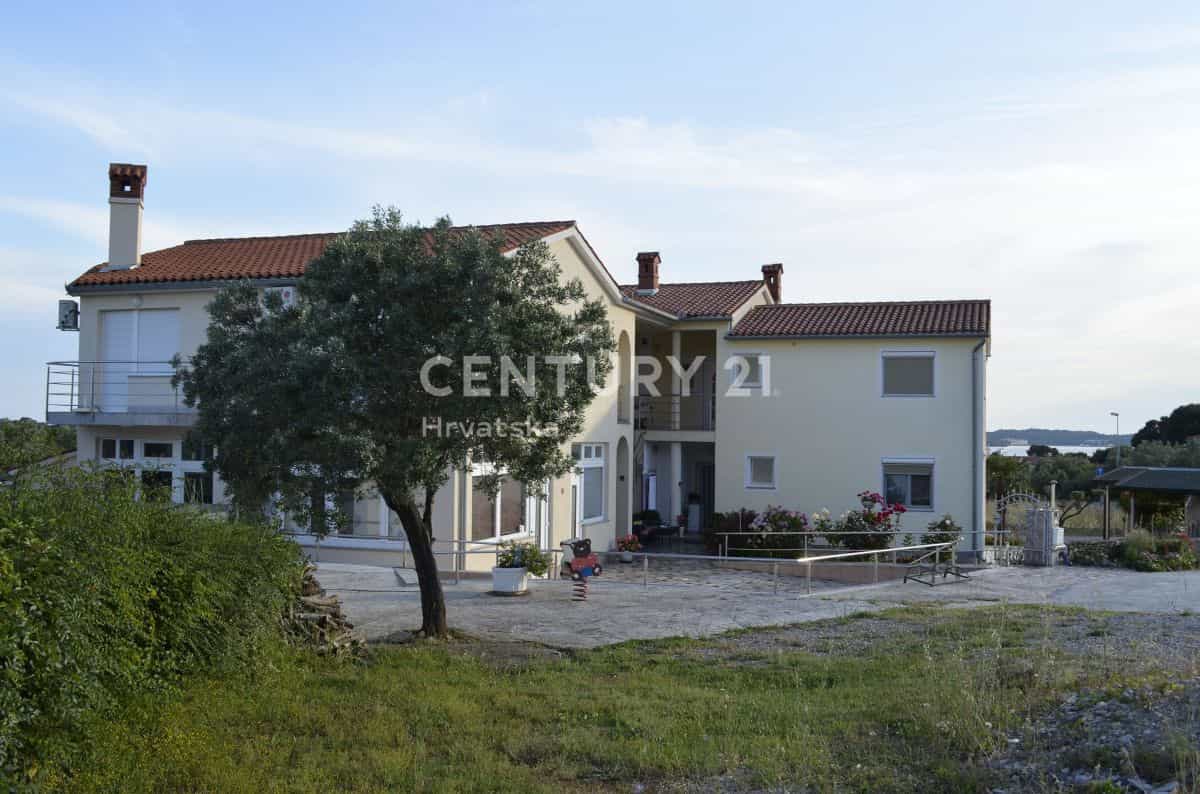 Condominium in Fazana, Istarska Zupanija 12013650