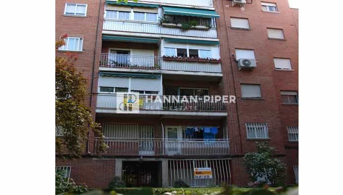 Condominium in Móstoles, Comunidad de Madrid 12013838
