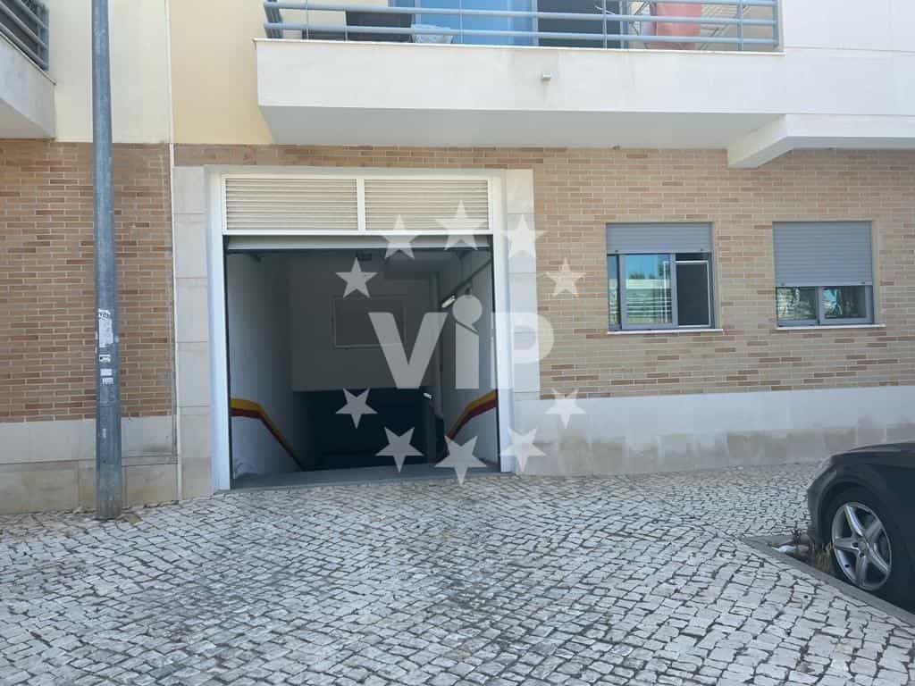 Condominium in Olhão, Faro District 12013860