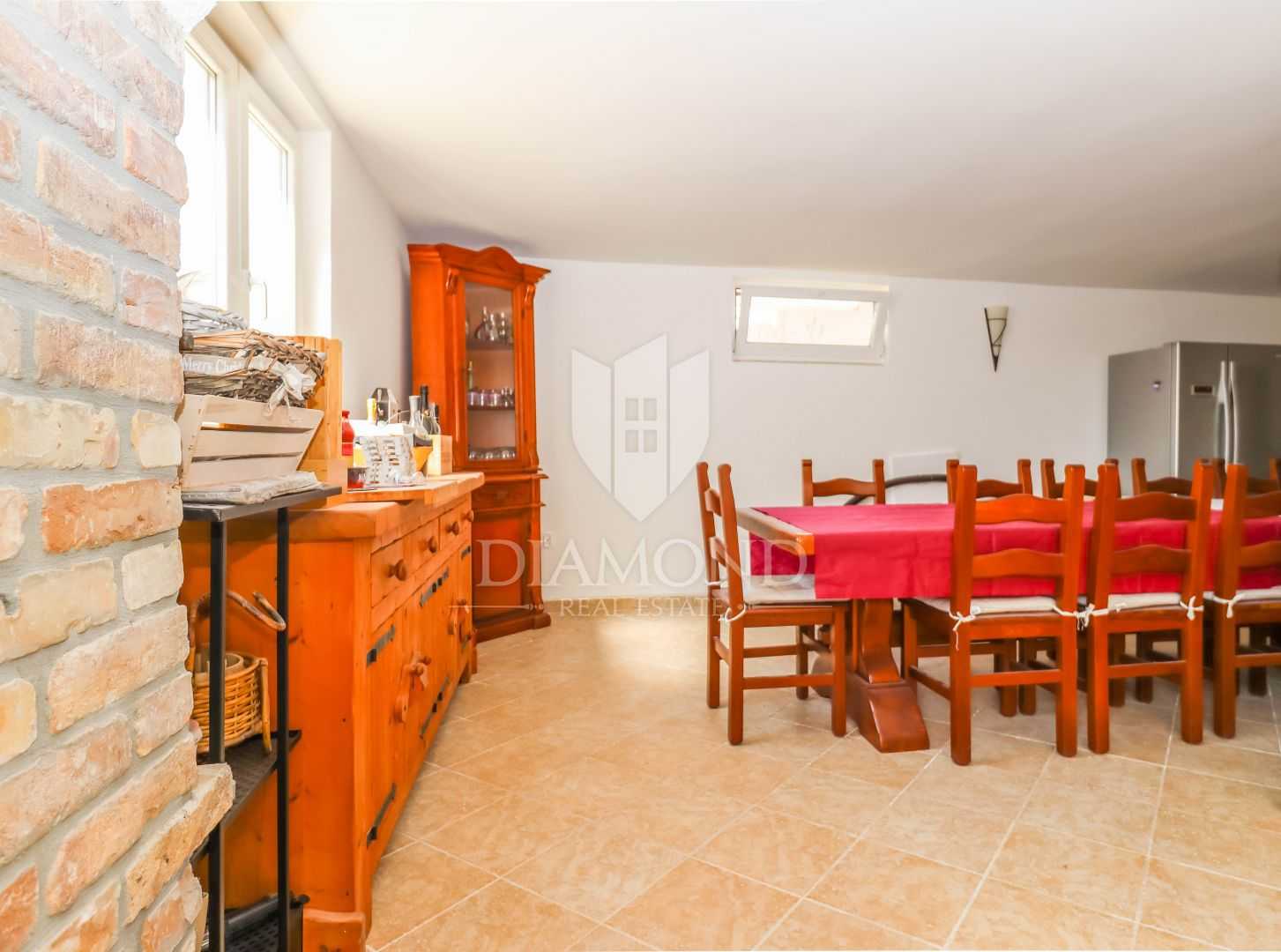 Hus i Pomer, Istria County 12013931