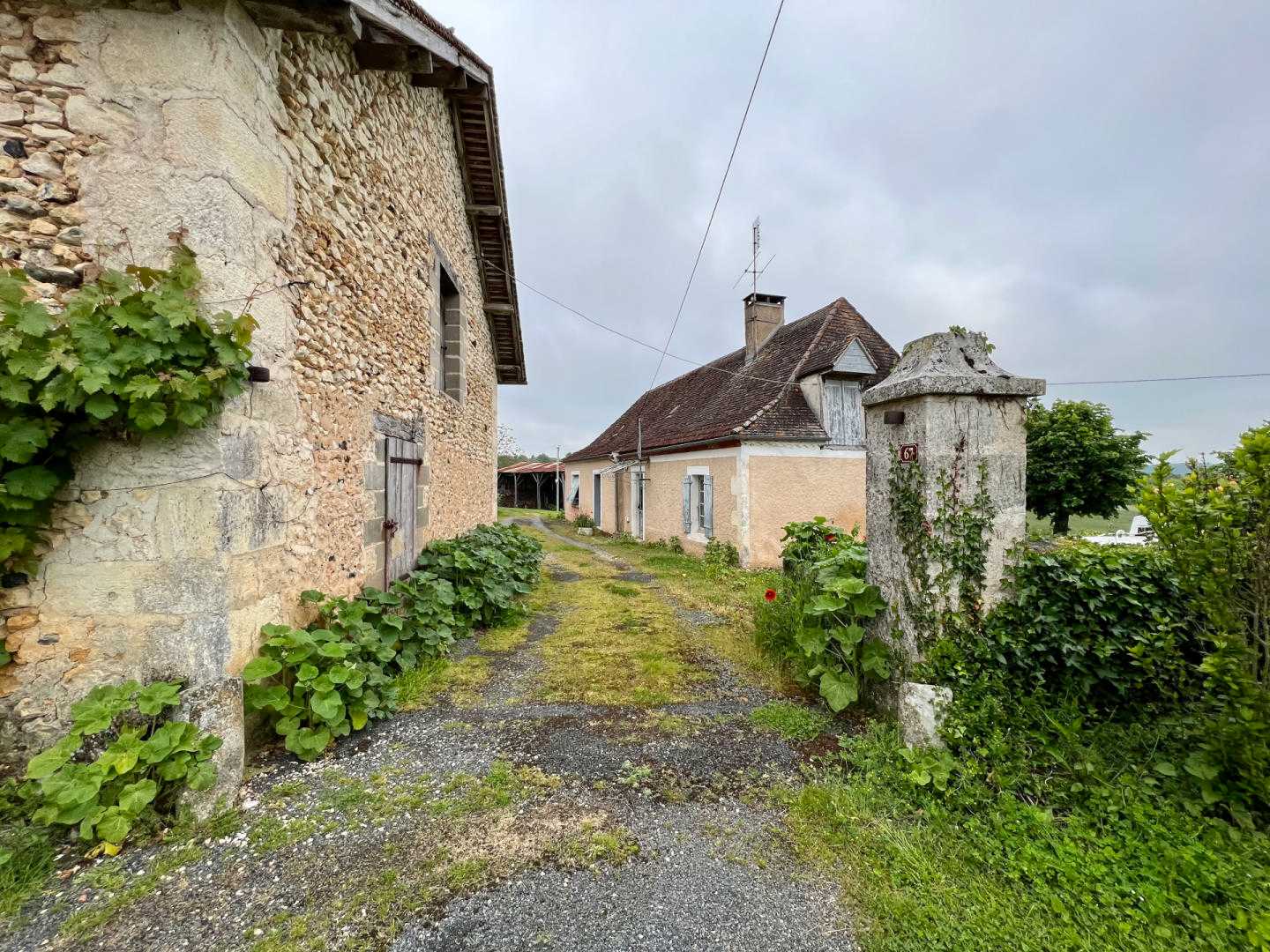 Rumah di Thenon, Nouvelle-Aquitaine 12014415